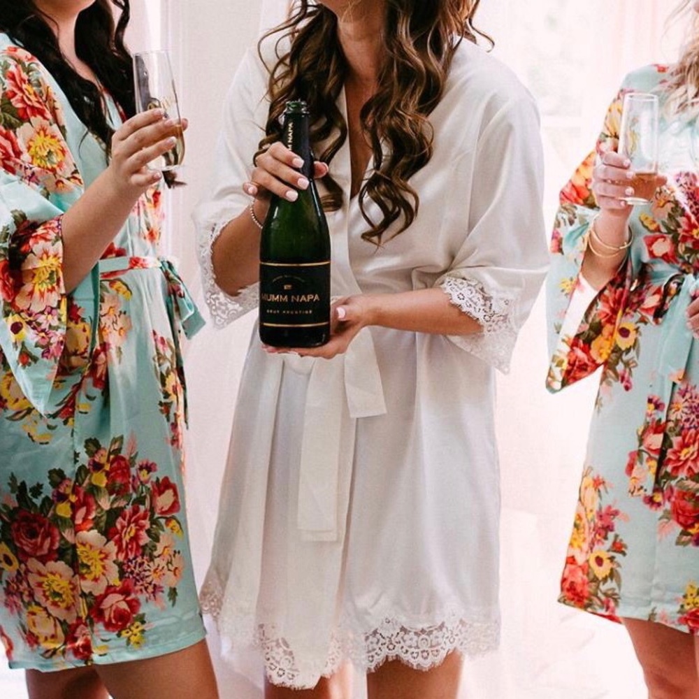 White lace wedding robe for Bride 👰🏽